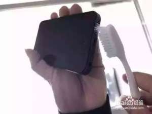 关于iphone听筒进灰尘了怎么办。