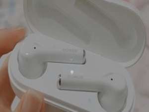 关于如何配对荣耀耳机flypods3。