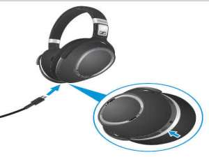 关于森海塞尔PXC550耳机进行充电的步骤介绍。