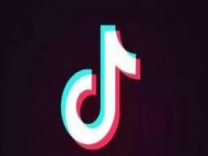 经验分享抖音设置自带口红的操作流程。