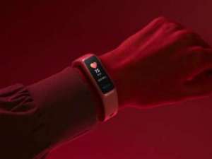 经验分享华为手环4如何开机。