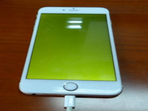 如何解决iPhone绿屏现象