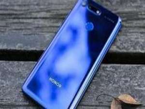 荣耀20pro打开语音助手的操作技巧。