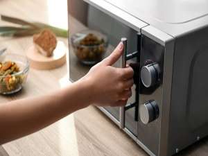 说说6微波炉插电没反应如何解决。