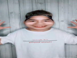 说说6抖音双手控脸特效的拍法讲解。