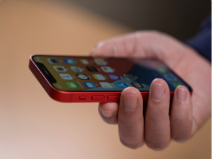 说说6iPhone12信号差怎么办。