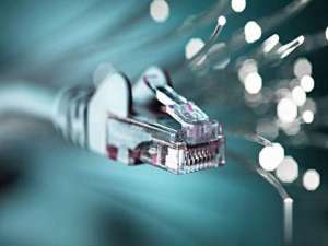 Win10如何解除宽带限制以提高网速。