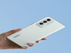 我来分享realmeGT大师探索版白色机型性能如何。