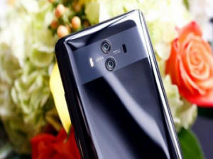 我来分享华为mate10设置微信指纹支付的具体操作。