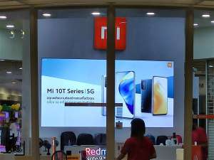 小编教你米10家族唯一的LCD旗舰 小米10T系列线下预热。