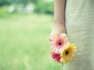 微信心情：有时候，我们一瞬间失去的东西，就是永恒