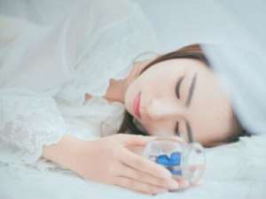 伤感爱情说说心情短语：我愿你好，即使后来的你与我全然无关