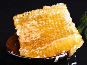 蜂巢蜂蜜的功效、作用及食用方法