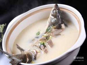 如何煮出乳白色的鱼汤