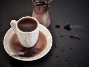 咖啡的卡路里 - 黑咖啡每100g1470千焦能量