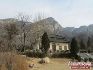 “山呼万岁”还是“三呼万岁”？