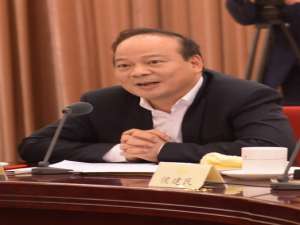 曾毓群(超越李嘉诚!以身价2333亿登顶香港首富，曾毓群何许人也?)