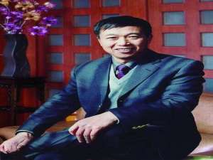 王家安(语文教材写错名对联:"水水山山"颠倒成"山山水水?)