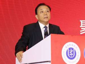 谢彪(卢林益律师解答了法院判公司赔偿我们钱，公司法人代表人谢彪...)