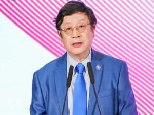 许田(【《许田围猎》翻译成白话文操班师回许都,领刘备见帝,帝排世...)