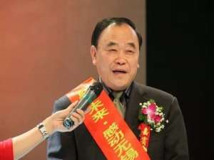 姜达敖(有关无私奉献,传递爱心的故事（像小学生语文六年级上册中的《...)