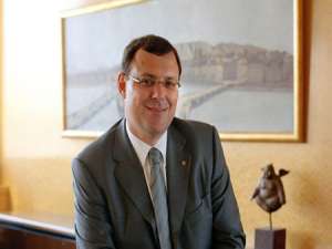 泰瑞·斯登(百达翡丽董事长?)