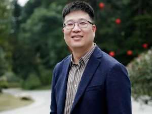 余一尘(出入云闲满太虚,元来真相一尘无.)