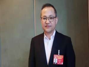 梁永岑(现在在网上看到天津港口招驾驶员，工资6000到8000还可以，不...)