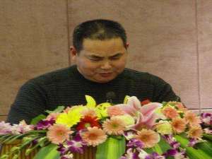 徐卫东(我男友的爸一次性付清房款买的房,也是他爸的名字,但现在房产...)