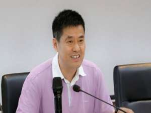 成固平(数控仿形切割机 恒翔生产数控海绵切割机实用性如何)