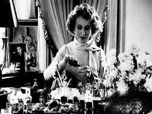 雅诗·兰黛(雅诗兰黛中国官方网站?)