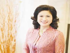 万绍碧(你好杨律师:我在银行帮别人贷款五万，银行不让我在贷款单子...)