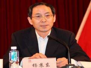 杨苏东(杨律师你好，孩子三岁多男孩，老公是外地人父母都不在了，没...)