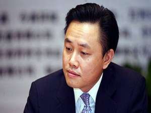 黄光裕(黄光裕再减持!深陷“关店潮”的国美，何去何从?)