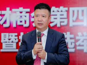 曹宇勇(大仙们，谁知道 广东中式风格岩板，岩板使用方便吗？？)