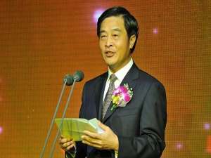 李建红(山东潍坊一象澜湾中国建筑一局的老板李建红拖欠农民工工资不给)