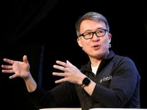 詹姆斯·帕克(18年生涯，帕克从NBA赚到了多少薪水?和邓肯和吉诺比利相比谁更高?)