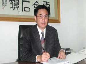 陈俊波(婚后三十年中伍文凯的扮演者是谁?)