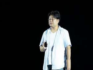 李楠(作为前八一队球员，中国男篮主教练的李楠是什么级别？工资待遇如何？)
