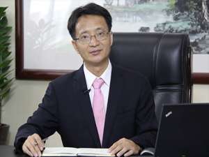 陈彦文(业主已收房，并交纳了物业费，约10天后发现有施工工人住)