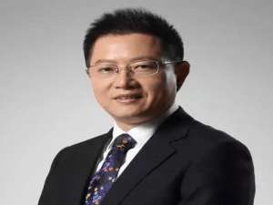 张荣明(张荣明律师解答了问，套路诈骗和普通诈骗那个罪名更重...问...)