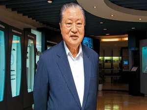 郑崇华(广东东莞台达老董是谁呢?)