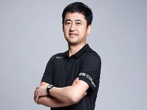 丁世忠(丁世忠占安踏多少股份?)