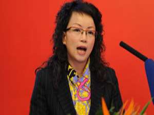 周开容(周律师：我想请问我的孩子刚满16周岁，因吸毒被抓了，派出所...)