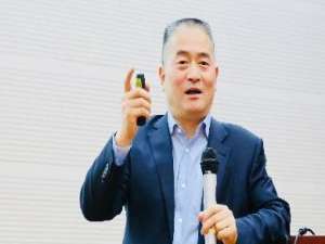 施兵(课本上有哪些与常识不符的文章?)