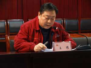 王耀(忍冬艳蔷薇王耀是谁?)