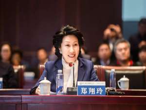 郑翔玲(郑翔玲真的是靠“特异功能”嫁入豪门荣登富豪榜的吗?)