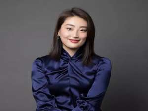 宗馥莉(宗馥莉40岁赴美隐婚生子，父亲却全网征婚，娃哈哈发生了什么事?)