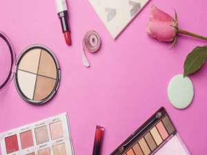 唇釉口红和口红的区别（口红,唇膏,唇彩,唇釉有啥区别）