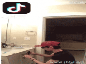 抖音灵魂出窍视频如何制作？抖音灵魂出窍制作教程